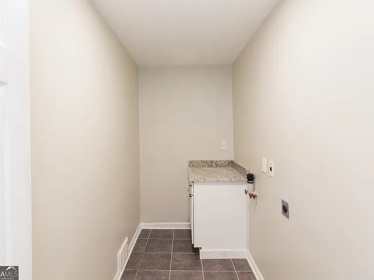 4090 Land O Lakes Dr NE — Photo 27