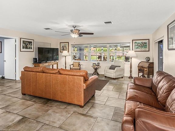 5th image of 246 Cumquat Rd NE