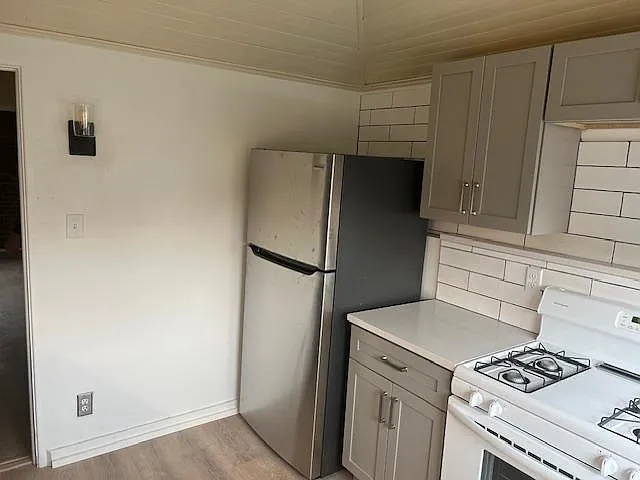 222 S Albany St — Photo 4