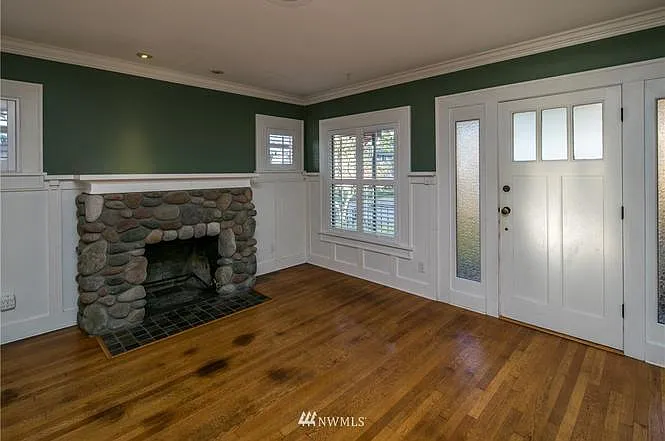 2400 E St — Photo 11