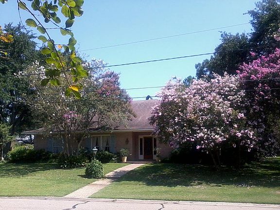 Frt w/Crepe Myrtles in Bloom