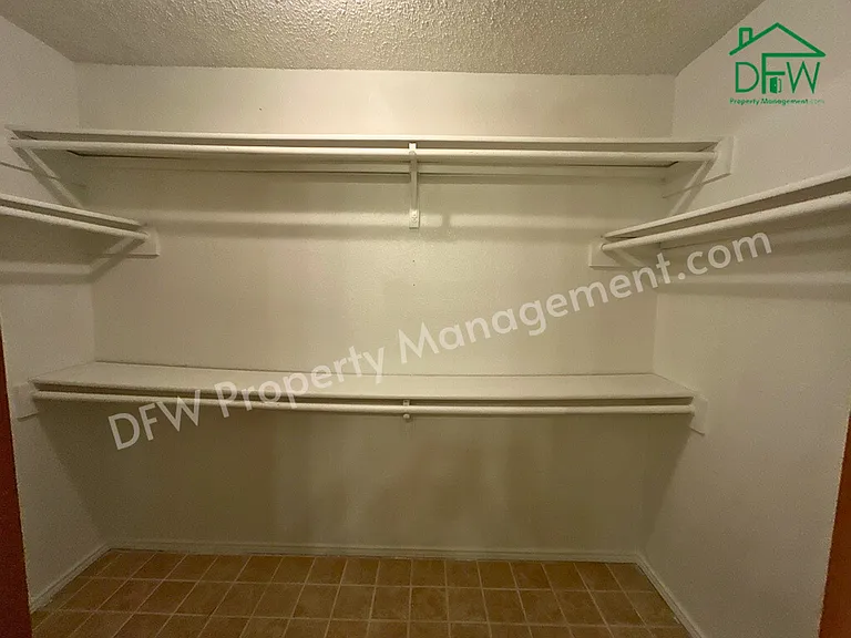 2412 Amber Hill Ln — Photo 63