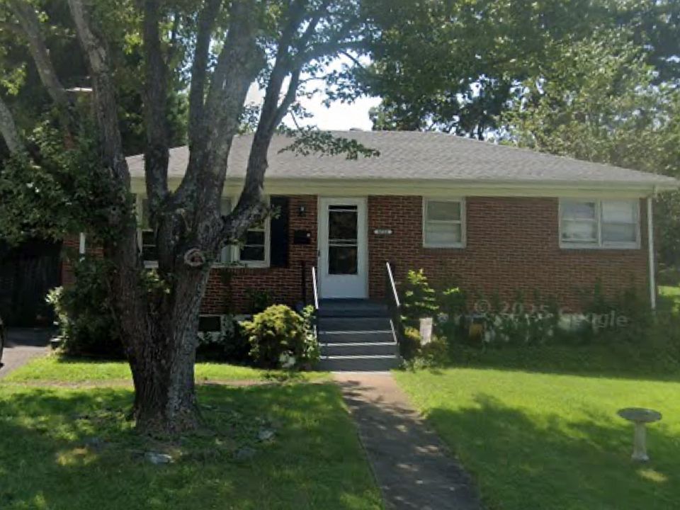1st image of 4520 Oakdale Dr