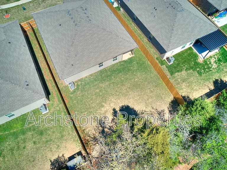 1308 Dustin Dr — Photo 33