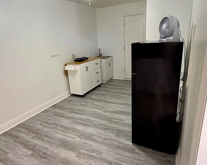 1041 SW 72nd Ct — Photo 5