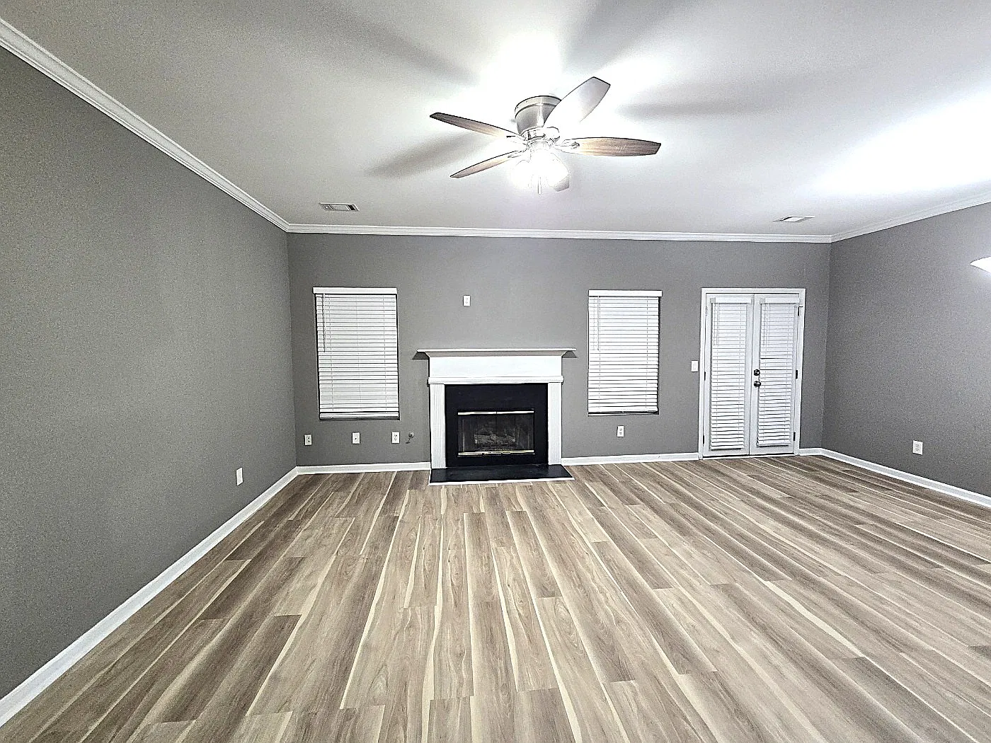 3 bed, 2.5 bath, 1798 sqft, $2,190 — Photo 3