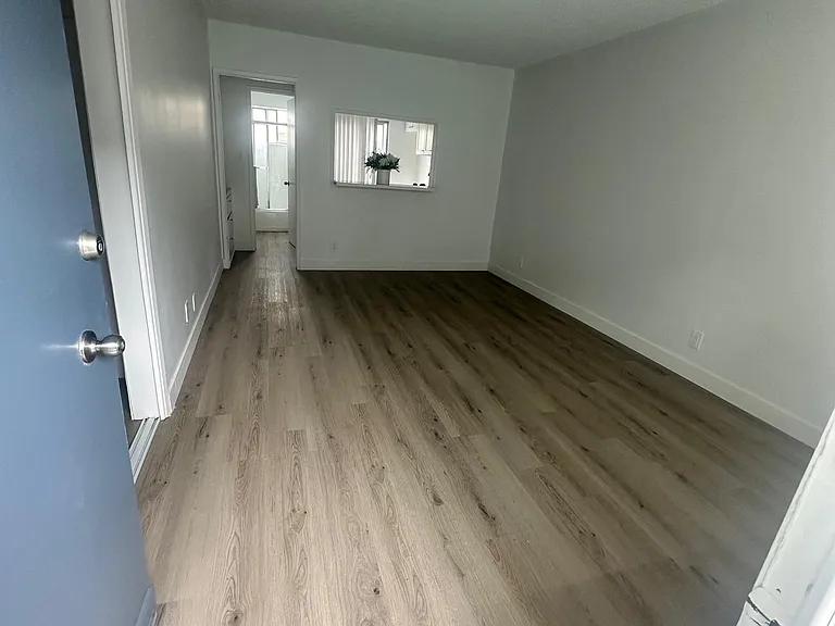 10341 Zelzah Ave #14 — Photo 3