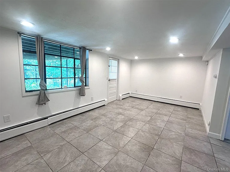 171 Roosevelt Rd — Photo 31