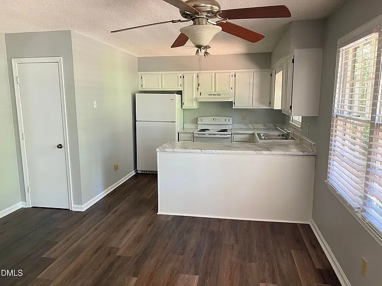 200 Lake Pine Dr — Photo 8