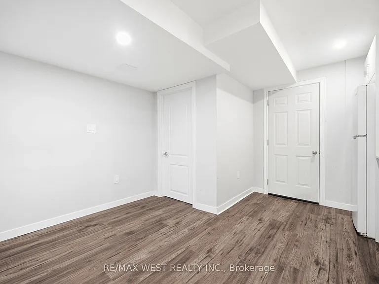 26 Hines St — Photo 41