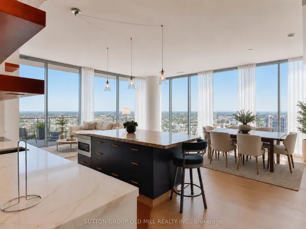 105 The Queensway, Toronto, ON
