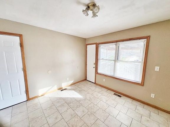 5th image of 8713 E 92nd Pl