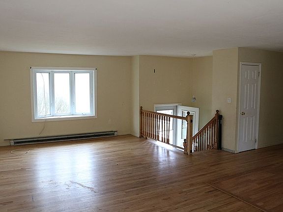 4th image of 17 Roosevelt Rd