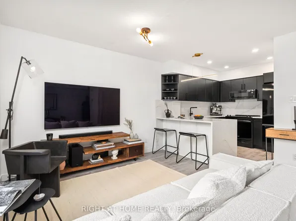 43 Sudbury St #4304, Toronto, ON M6J 3W6