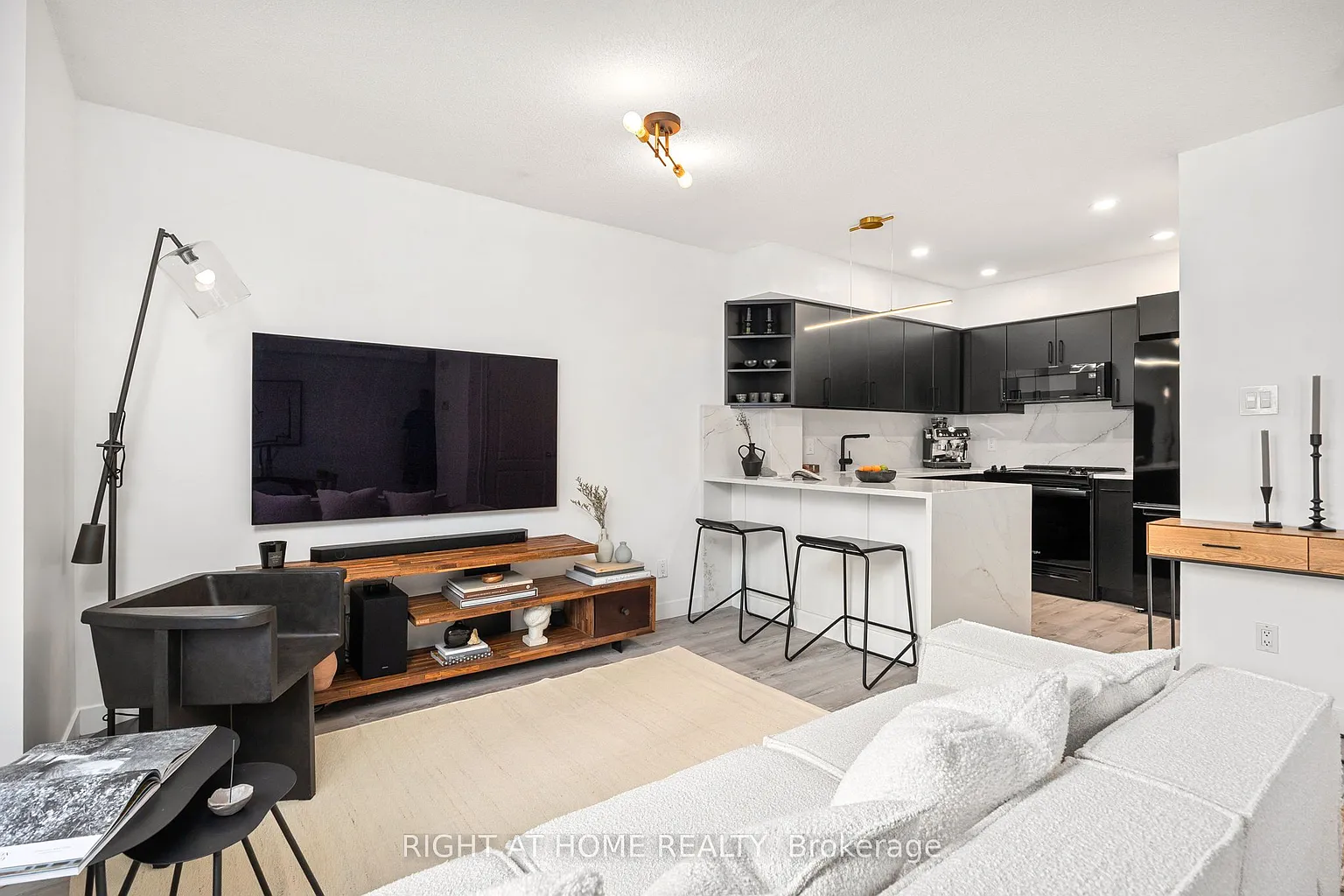 43 Sudbury St #4304 photo 1