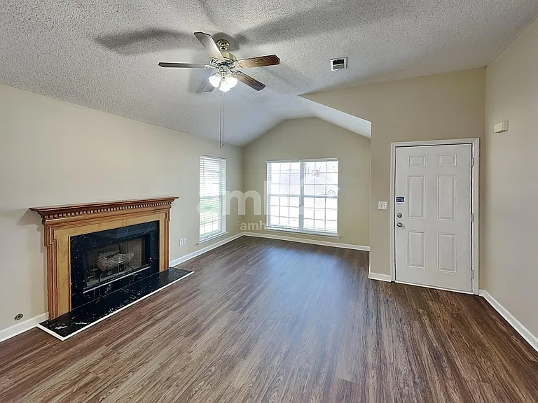 2227 Joann Dr — Photo 10