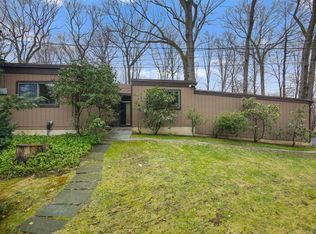 218 Four Brooks Rd, Stamford, CT 06903