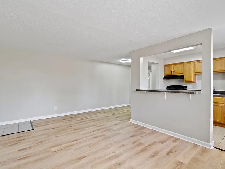 The Vistas Apartment Homes — Photo 13