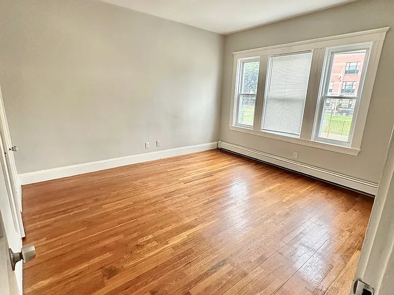 29 Nichols St #1 — Photo 5