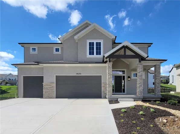 18232 Oakmont St, Overland Park, KS 66013