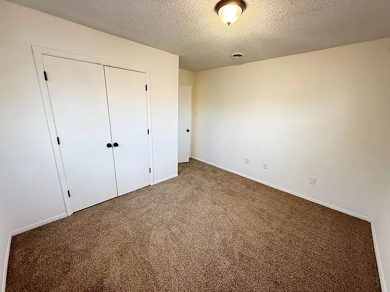 144 Wesley Dr — Photo 7