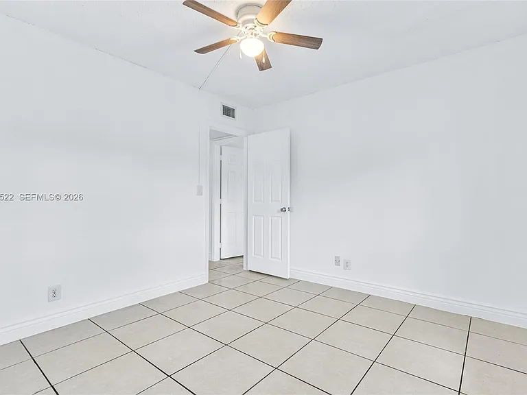 711 NE 2nd Ave #202 — Photo 11