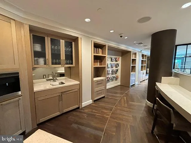 7171 Woodmont Ave #806 — Photo 31