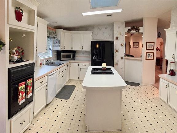 2nd image of 37648 Prado Pl