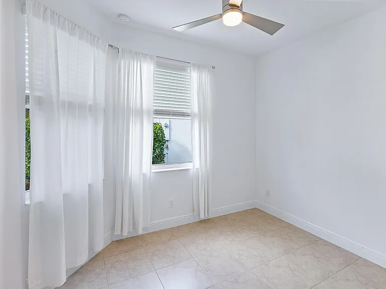 2590 Bella Vista Cir — Photo 22