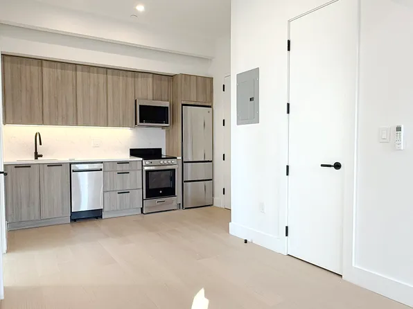 107 South 6th Street image 8 of 20