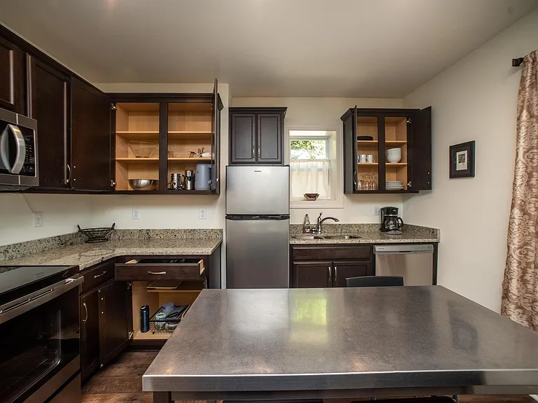 28B Madeline Ave — Photo 9