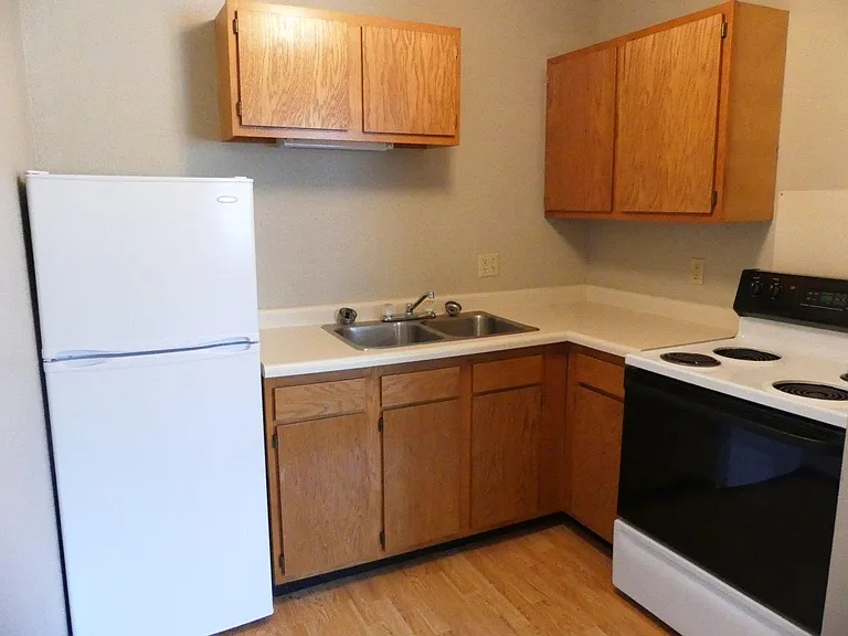 Hill Center Apartments — Photo 9