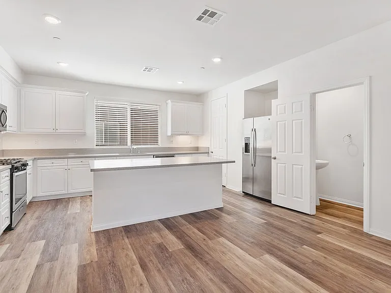 14055 Ruby Ln — Photo 8