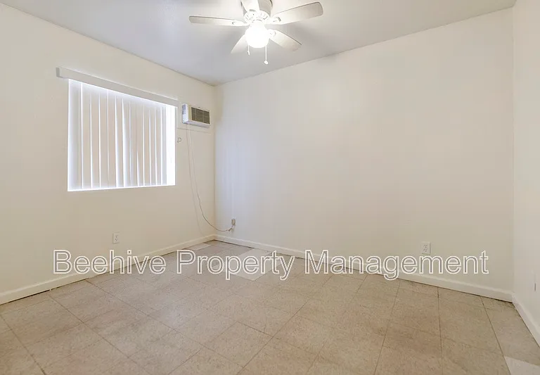1040 N 28th St #8 — Photo 11