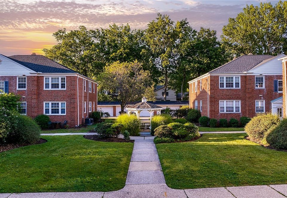 1st image of 2397 Euclid Heights Blvd #C-4