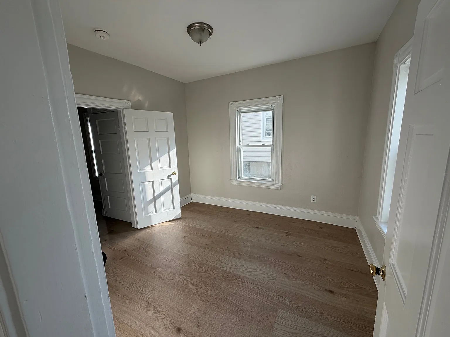 2 bed, 1.0 bath, 1000 sqft, $3,050 — Photo 4