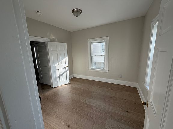 4th image of 42 1/2 Cabot St #1