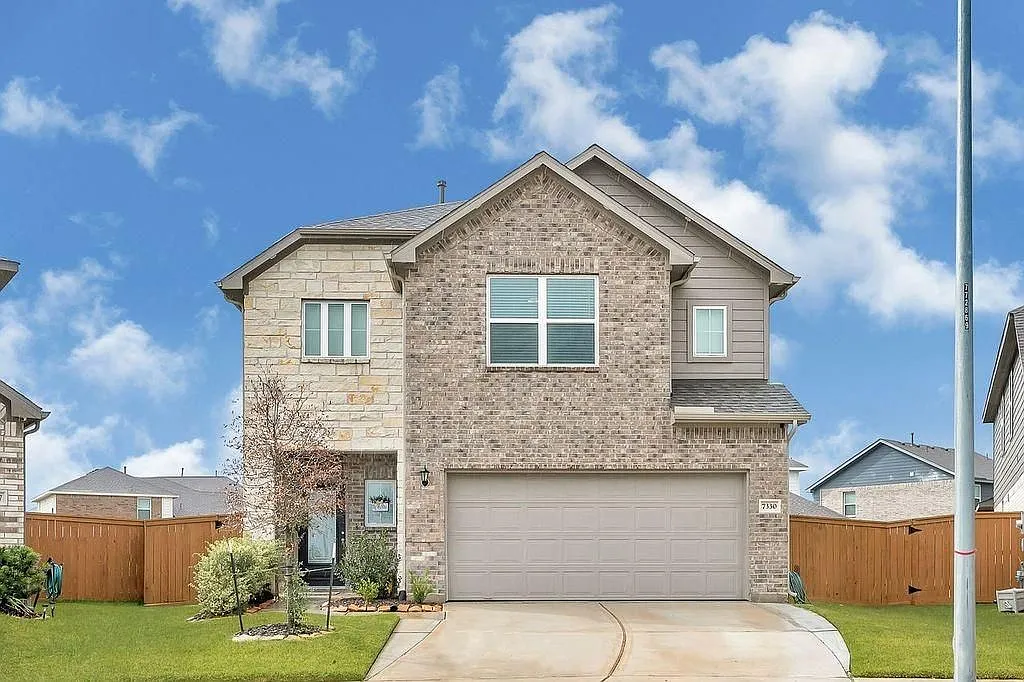 4 bed, 2176 sqft, $2,650 — Photo 3
