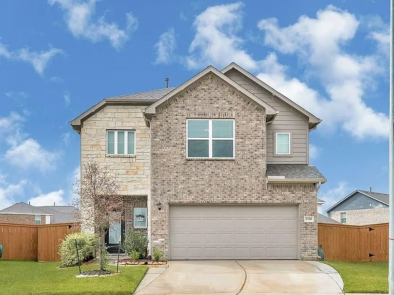 7330 Anathia Dr — Photo 3