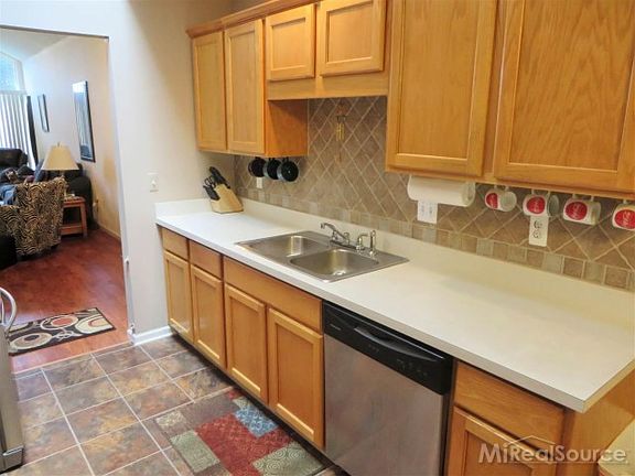 4th image of 48655 Medora Ct