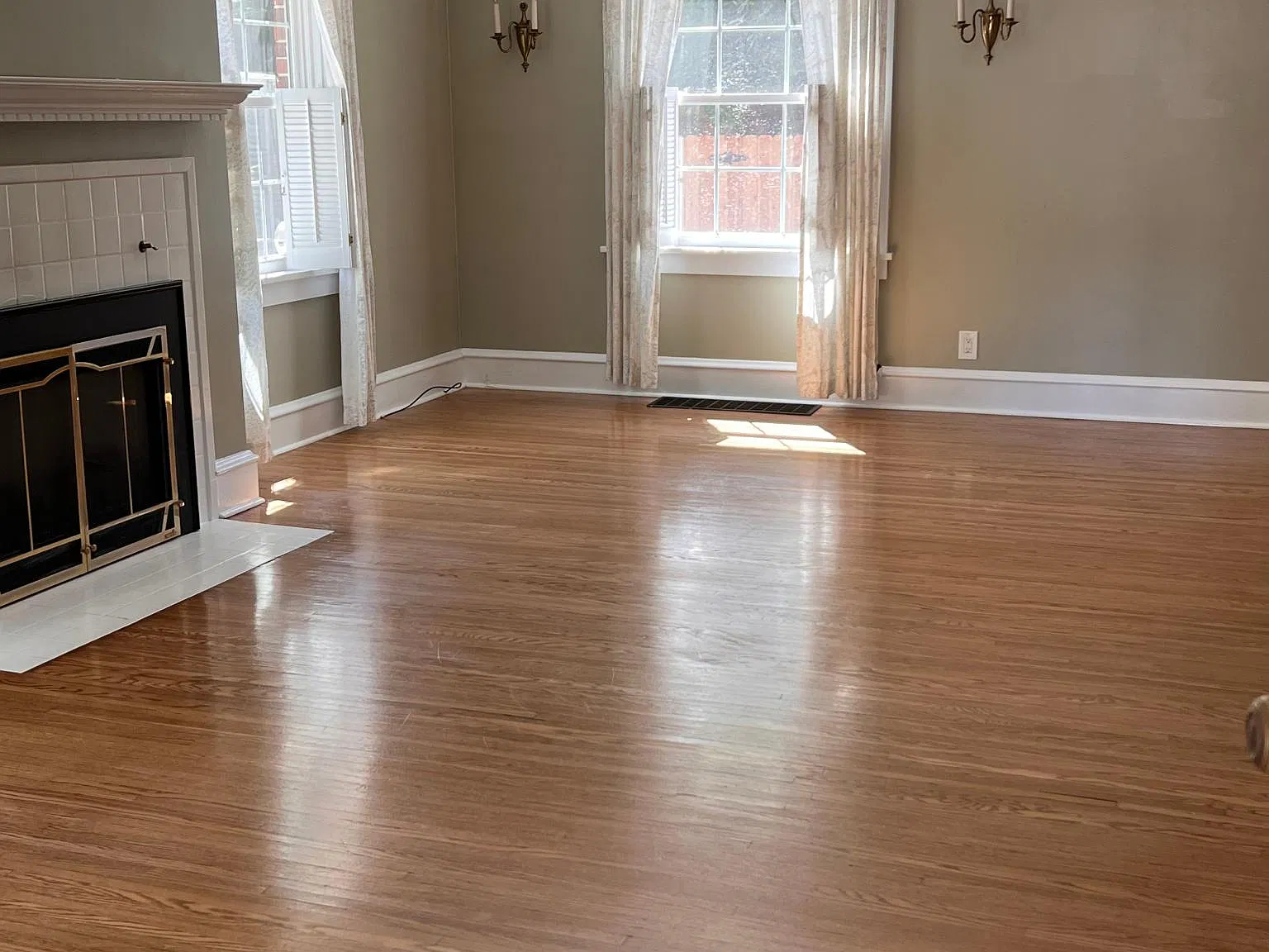 2 bed, 1.5 bath, 2088 sqft, $2,400 — Photo 4