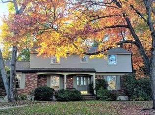16 Barry Ln, Glenville, NY 12302