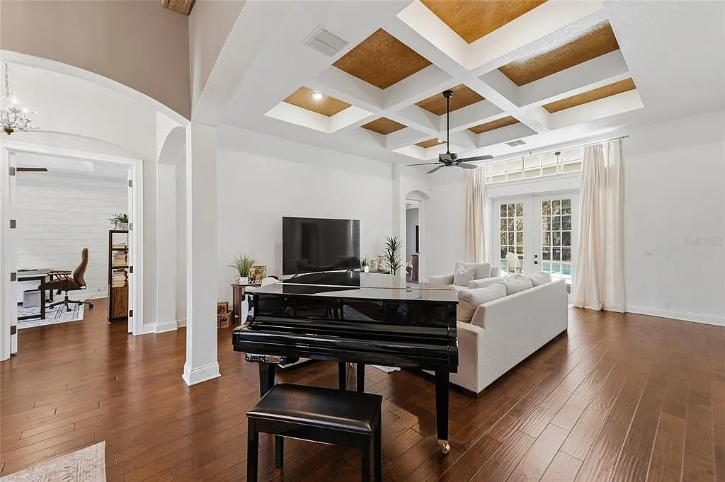 3 bed, 3.0 bath, 2317 sqft, $6,500 — Photo 4