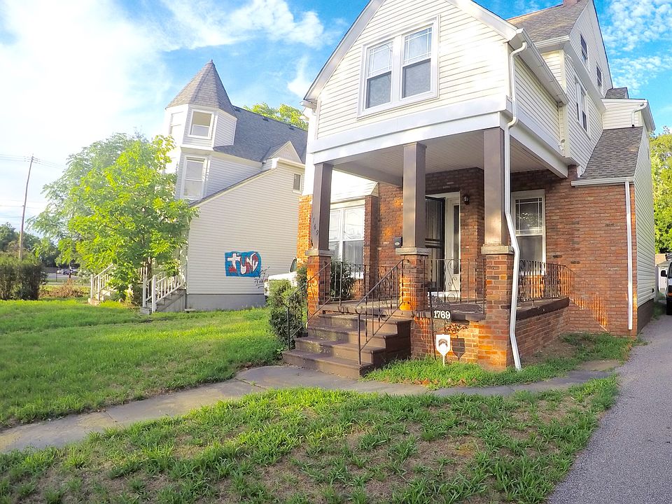 Front entrance of the House.