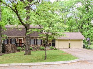 849 Skyline Park Dr, Signal Mountain, TN 37377