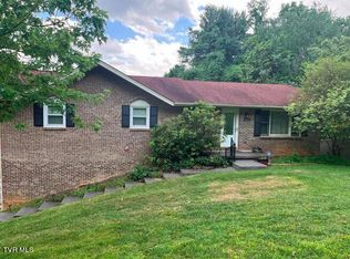 329 Sunset Dr, Abingdon, VA 24210