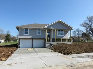 4707 E 136th Ct, Grandview, MO 64030