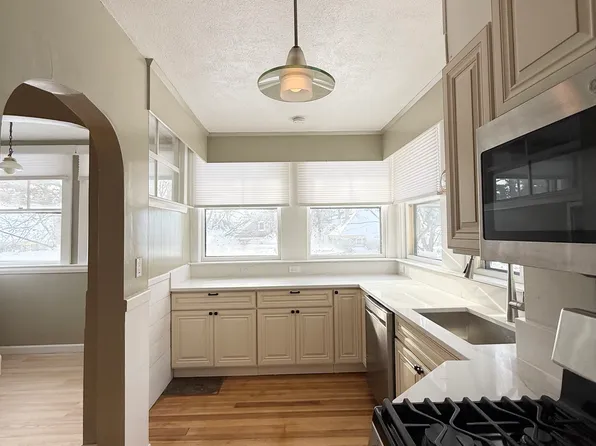 21 Melville Ave Floor 2, Dorchester Center, MA 02124