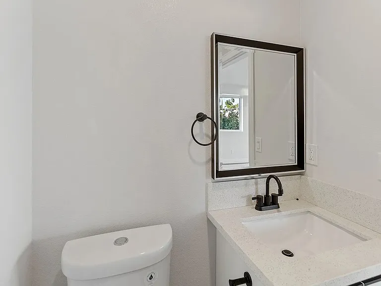 1724 Menlo Ave #1/2 — Photo 9