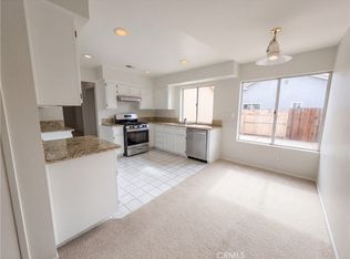 2565 W Fairview Dr, Rialto, CA 92377